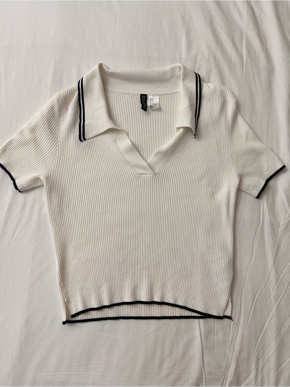 H&M Cream Short-Sleeve Ribbed Polo with Black Trim